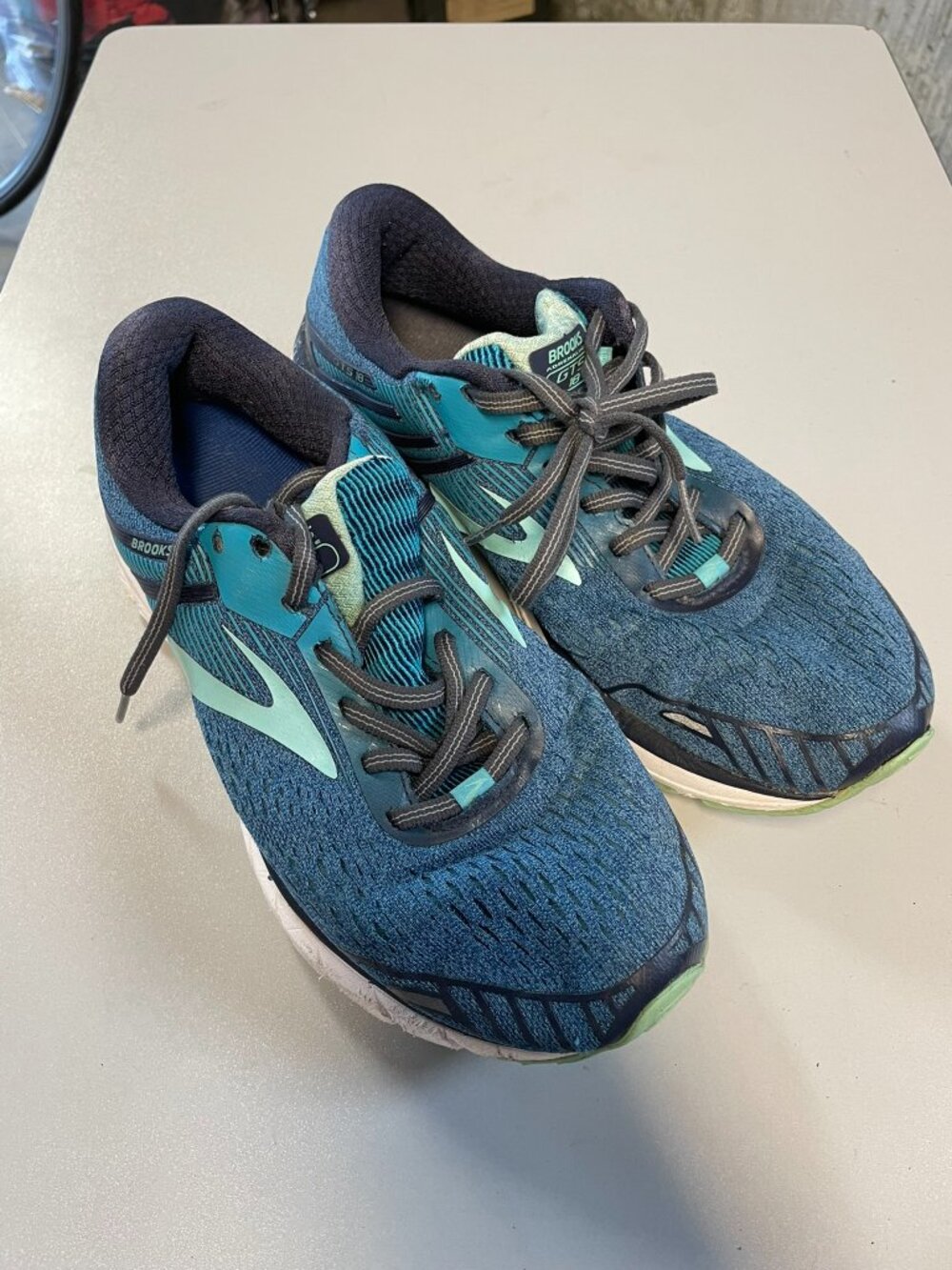 BROOKS Women's Adrenaline GTS 18 Running Shoes Size 10D in Teal/Navy
